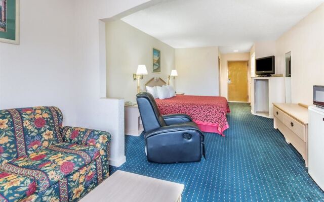 Days Inn Panama City/Callaway