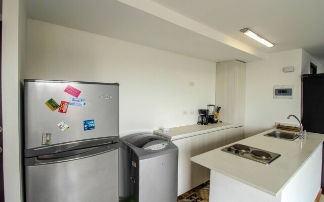 El Tesoro Studio Apartment High Floor 16