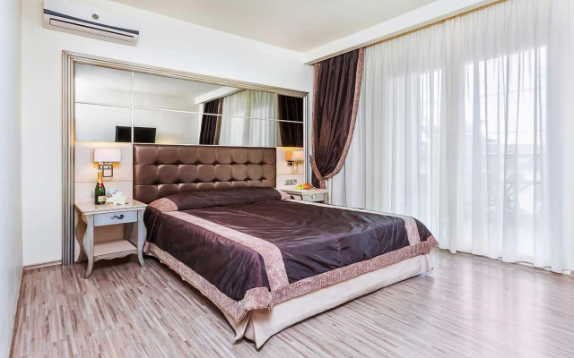 Elinotel Apolamare Hotel