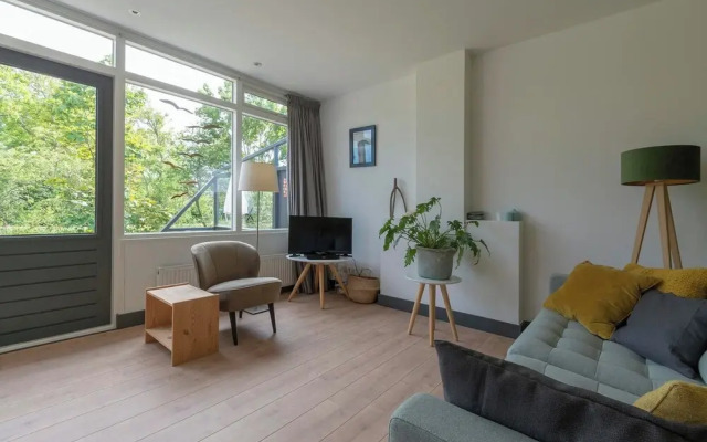 Modern Home With Garden