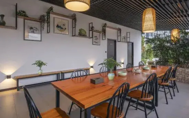 Home Inn Subai Cloud Hotel (Lishui High Speed Railway Station Jiefang Street Store)