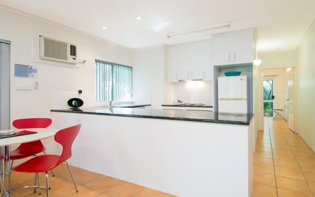 Port Douglas Outrigger Holiday Apartments