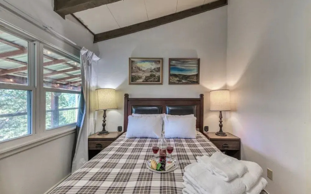 Nana and Papa's Mountain Retreat by Kokopelli Property Management
