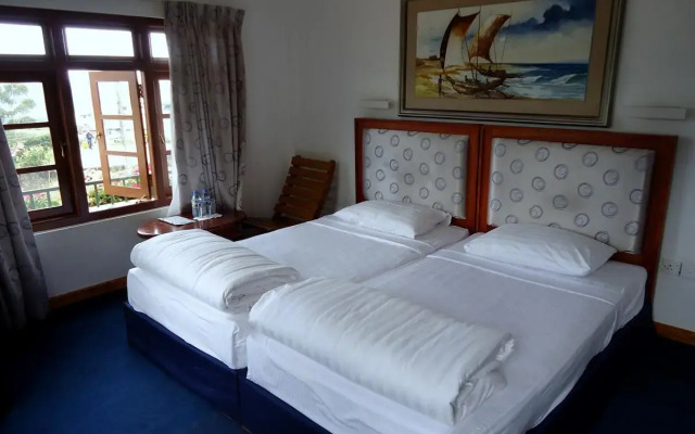 Tea Bush Hotel - Nuwara Eliya