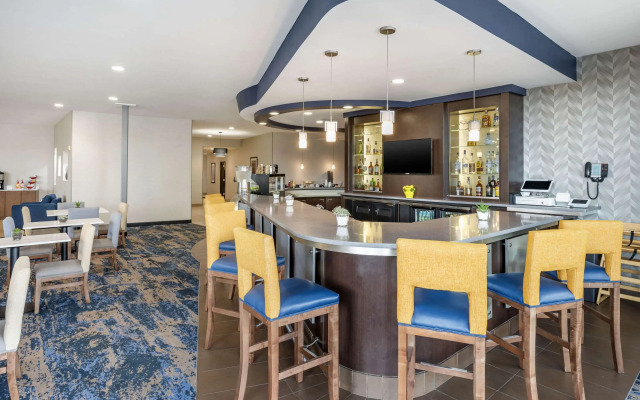 Cambria Hotel Minneapolis Maple Grove