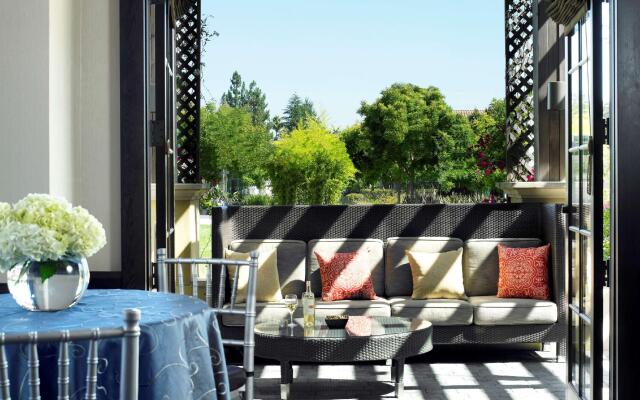 Juniper Hotel Cupertino, Curio Collection by Hilton