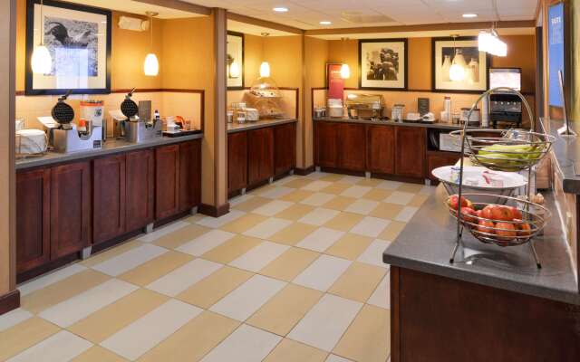 Hampton Inn & Suites St. Louis-Edwardsville