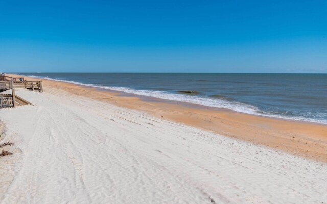 Cinnamon Beach Bella Luna by Vtrips