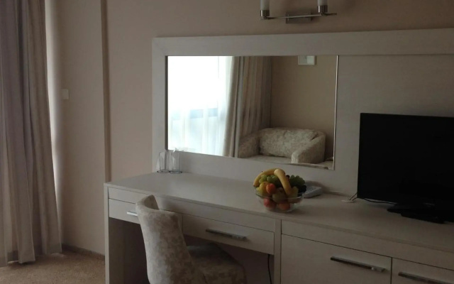 PrimaSol Sineva Beach Hotel