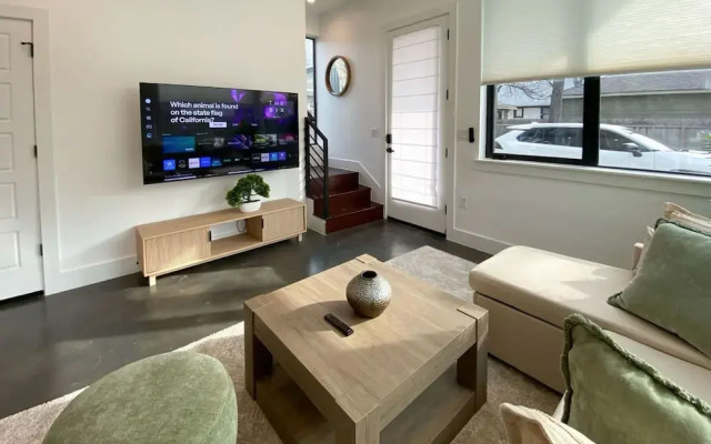 Modern Home Near the University of Texas