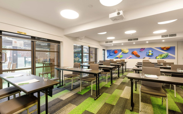Hotel Indigo Melbourne on Flinders by IHG