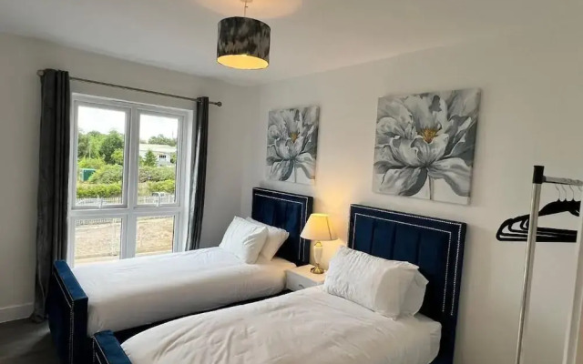 Modern 2 Bedroom Apartment