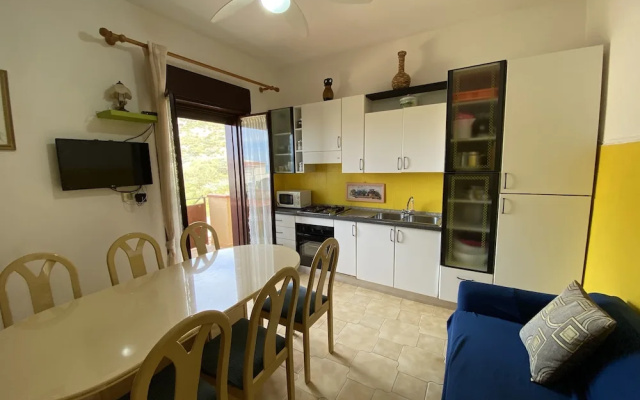 Apartment - Sleeps 5, Free Parking & Pet Friendl