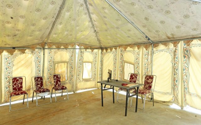 OYO 10981 Hotel Jungle Camp