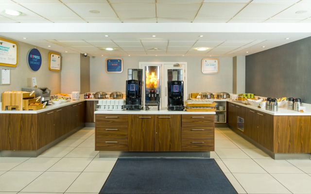 Holiday Inn Express London - Wimbledon South by IHG