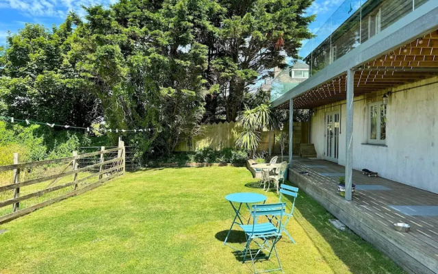 Seawynds Family Home With Far-reaching Sea Views