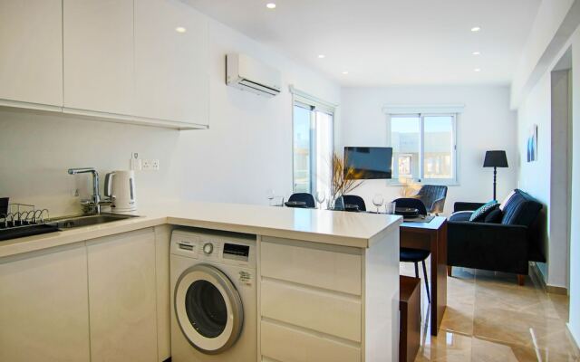 Phaedrus Living: Seaside Residence Lighthouse 70