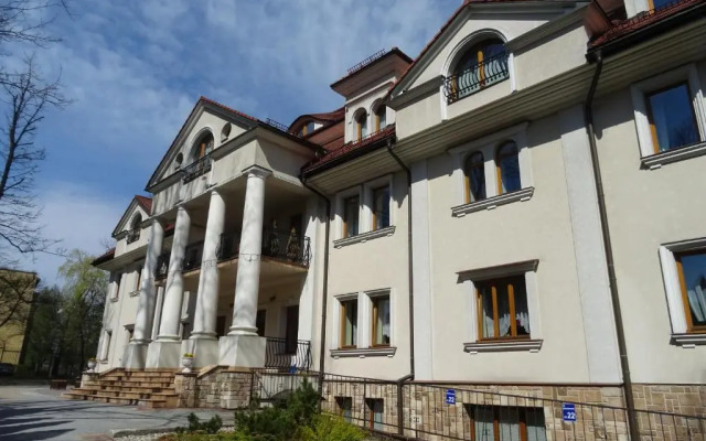 Apartament Radowid 14 w centrum z basenem