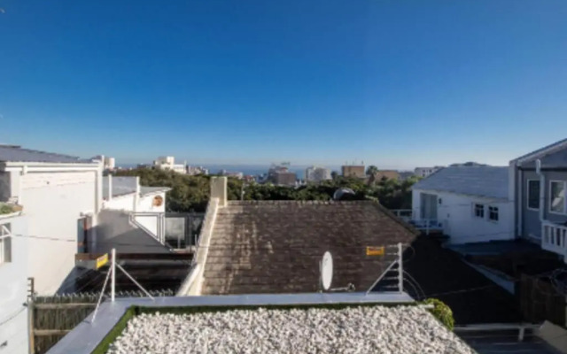 Stylish 1 bedroomed apartment in Sea Point - Caprice