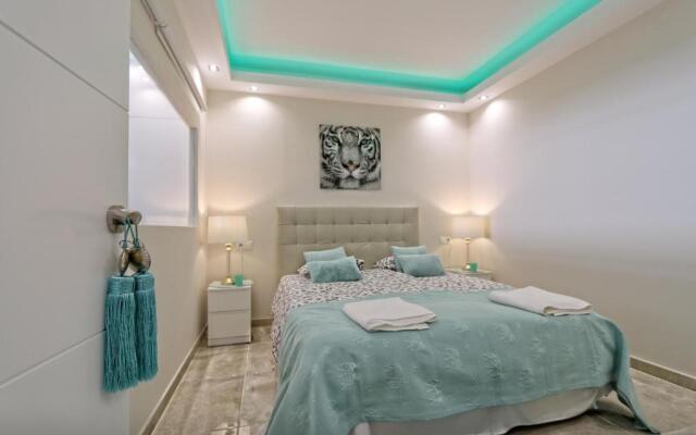 Beachfront Luxury Residence, Playas del Duque, Puerto Banús, Marbella