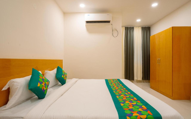 Treebo The Living Tree Khairatabad