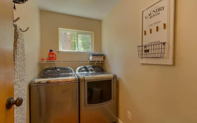 Caravansary - Four Bedroom Home