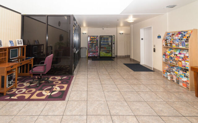 Days Inn And Suites Artesia