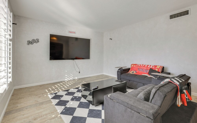 Luxury 5BR + Private Casita Theater Room + Pool