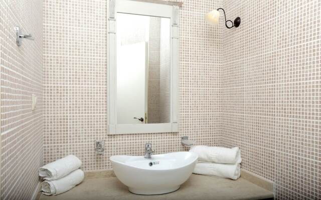 Enjoy the Great Amenities Offerd at the Mourtzanakis Residence