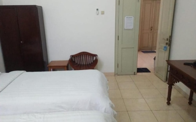 Hotel Besar Purwokerto – Guest Rooms – Purwokerto
