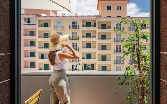Apartamentos na Praça by An Island Apart