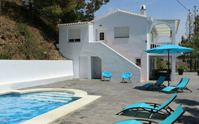 Spectacular Villa in Algarrobo With Private Swimming Pool