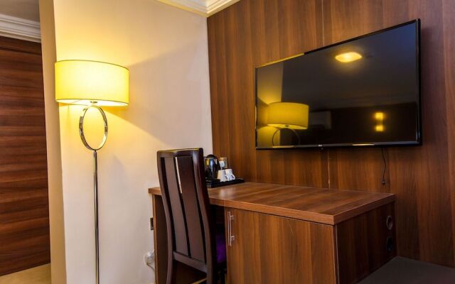 Joygate Hotel & Suites