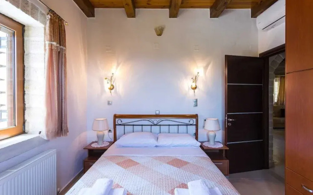 Peacefull Stone-Built Villa