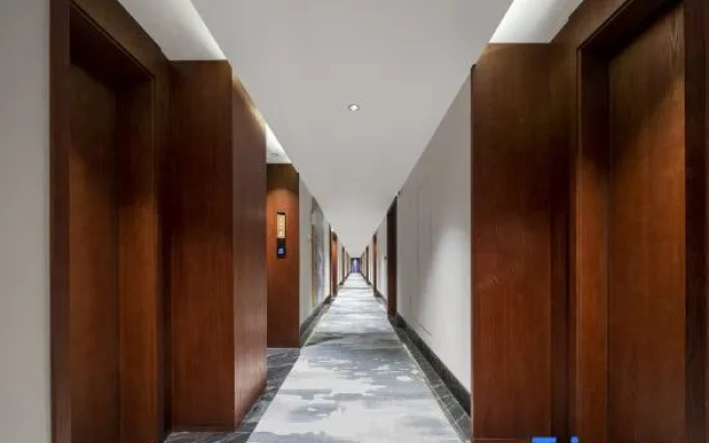 QIANNA HOTEL (Zhengzhou Fangte)