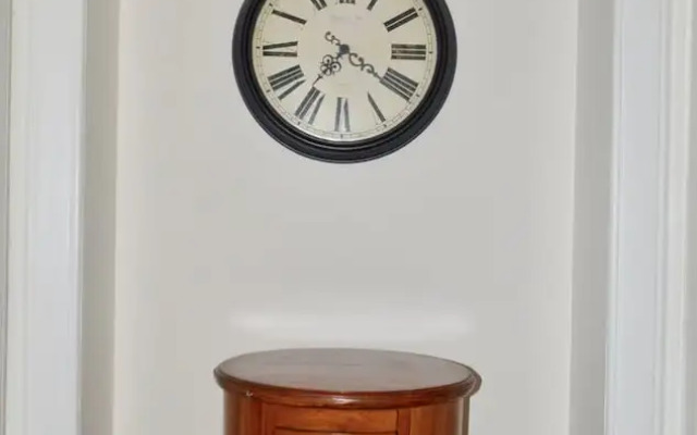 Lovely One Bedroom Flat by the Shore