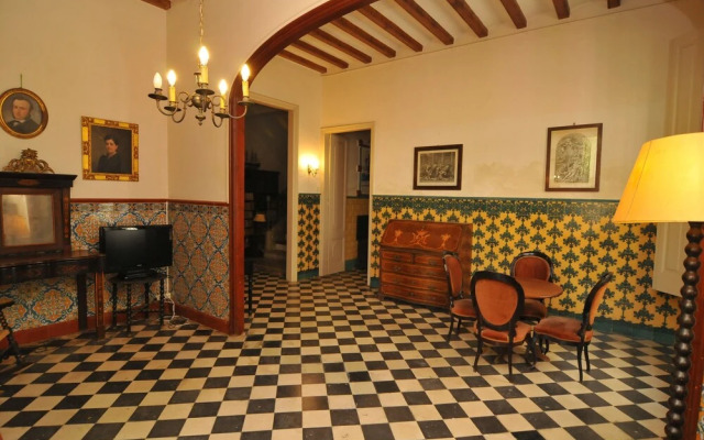 HomeHolidaysRentals Historic House - Costa Barcelona