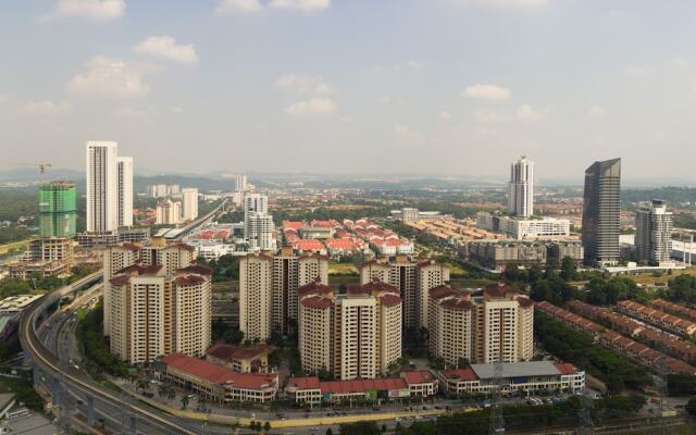 Luxury Sky Suite Home in Bandar Utama