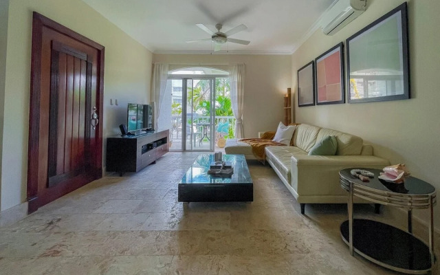 Cute Apartment Only Steps From the Beach