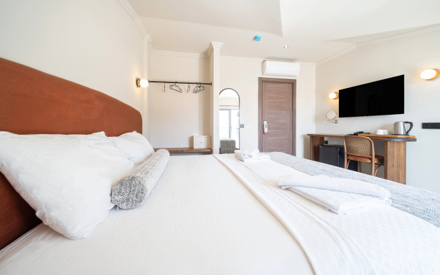 Magic Tulip Beach Hotel