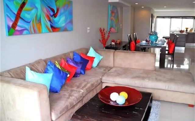 Sunrise 3 bedrooms Modern Apartment In Nai Harn