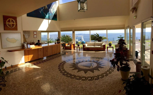 Albatroz Beach & Yacht Club