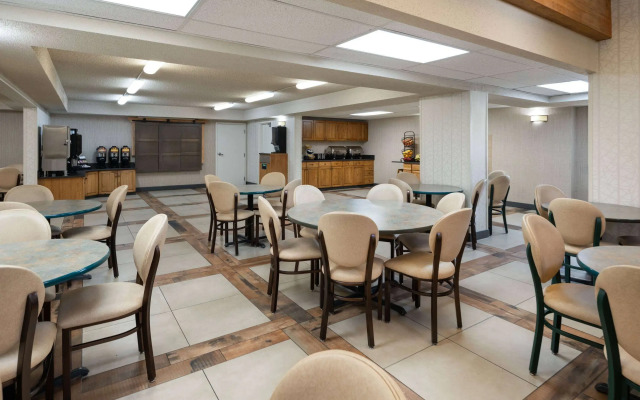 Days Inn & Suites by Wyndham Bozeman