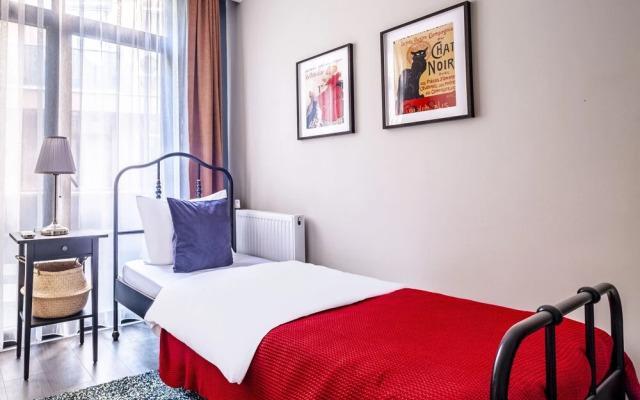 Central Flat With Sleek Interior in Sisli