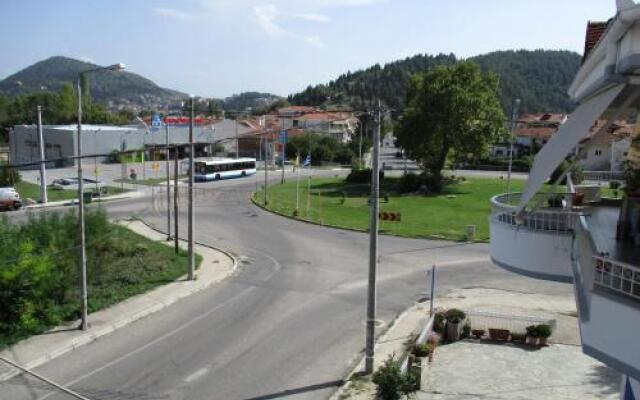 Kyknos De Luxe Suites & Rooms
