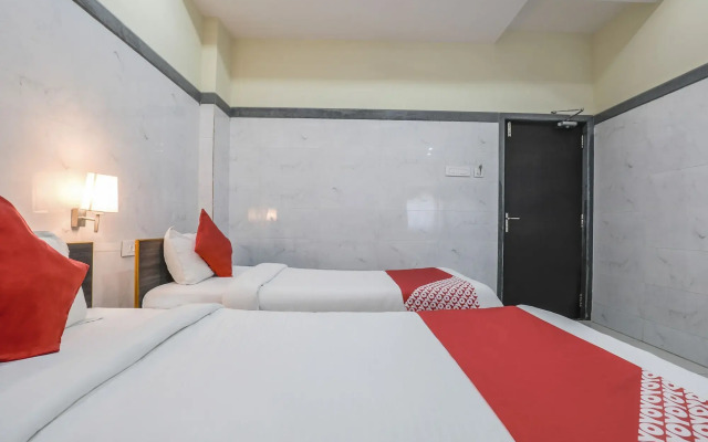 OYO Flagship 9352 Hotel SRC Grand