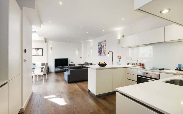 Bright Baker Street Apartment - AZS