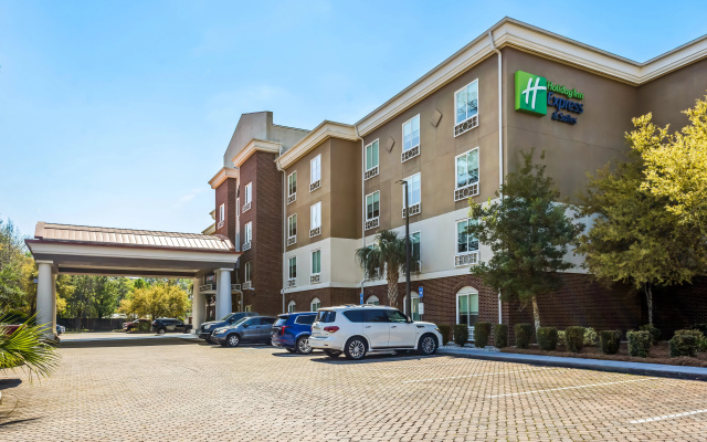 Holiday Inn Express and Suites Savannah - Midtown by IHG