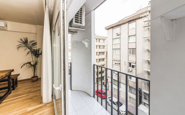 Spotless Flat in Central