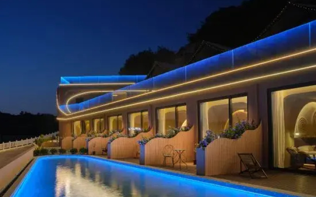 Dazzling·Yueqinhai Resort
